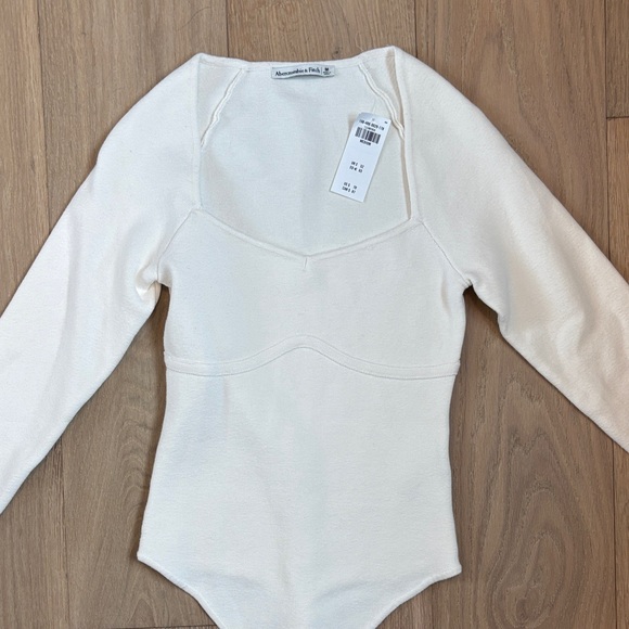 Abercrombie & Fitch Women’s bodysuit sweater. - Picture 1 of 1